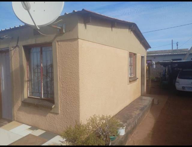 2 BEDROOM HOUSE FOR SALE IN ZONKIZIZWE